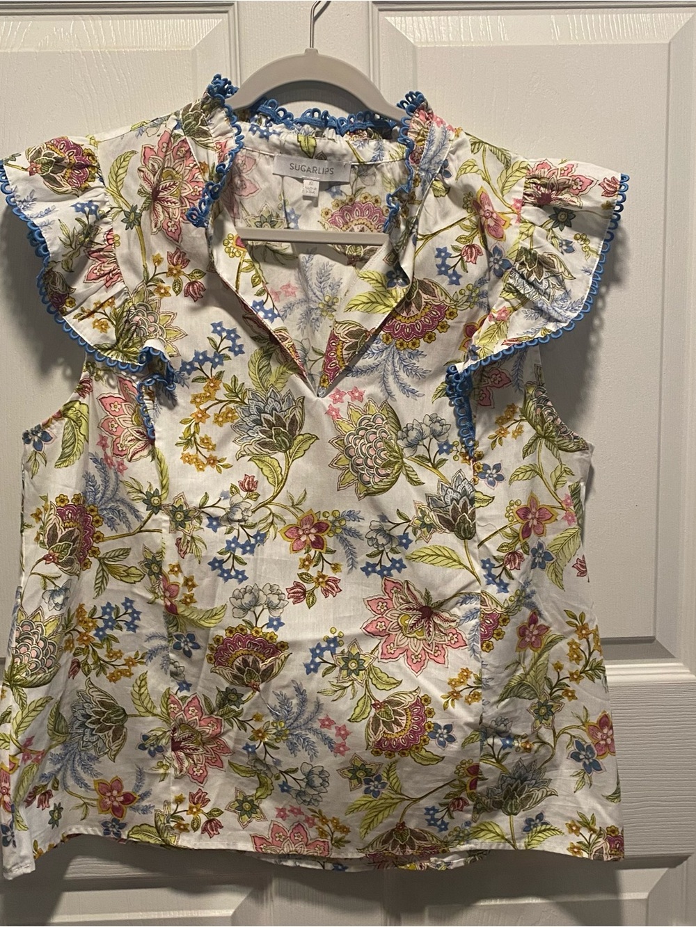 Sugarlips White Floral Ruffle-Sleeve Camisole with Blue Trim